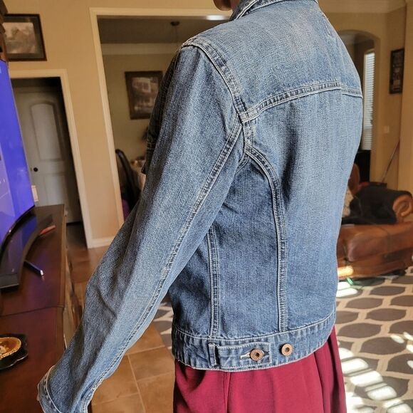 Gap Women’s small Denim Jean Jacket - Picture 5 of 10
